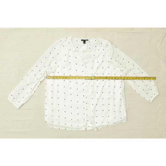 NEW Lane Bryant Women's Blouse Plus Size 22/24 Polka Dot White V-Neck - Picture 2 of 8